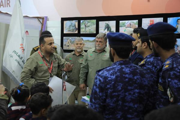 جناح مشروع مسام في معرض الكتاب بمأرب يواصل تقديم التوعية بمخاطر ألغام الحوثي في اليمن- مسام تويتر