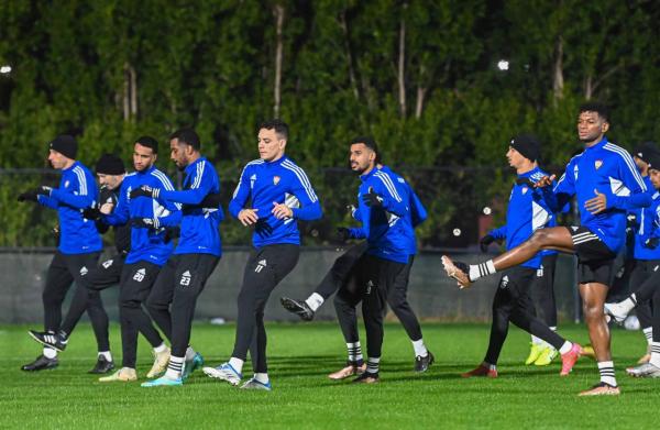 منتخب الإمارات يؤدي تدريبه الأول بالبصرة استعداداً لخليجي 25