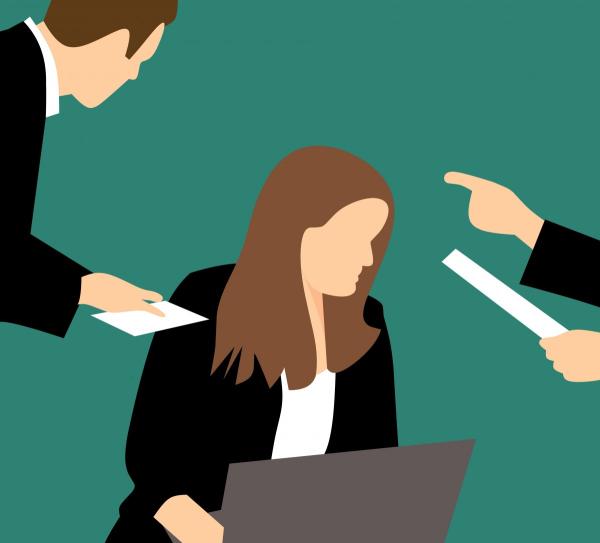 المقاطعات وتشتيت الانتباه يؤثران على معدل أداء العمل - مشاع إبداعي