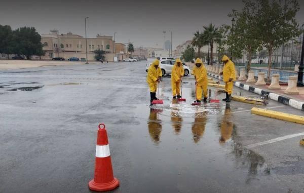 بالفيديو.. أهالي الدمام يروون معاناتهم لانسداد مصارف الأمطار