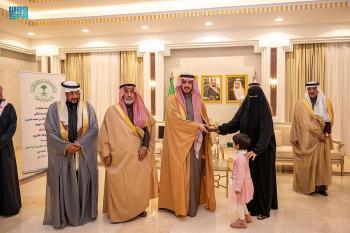 أمير الجوف يسلّم مفاتيح الوحدات السكنية لمشروع 