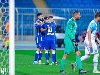 دوري روشن.. الهلال يتصدر المسابقة مؤقتًا بثنائية أمام أبها