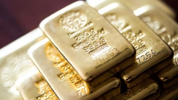 قبيل بيانات اقتصادية أمريكية.. هبوط الذهب اليوم