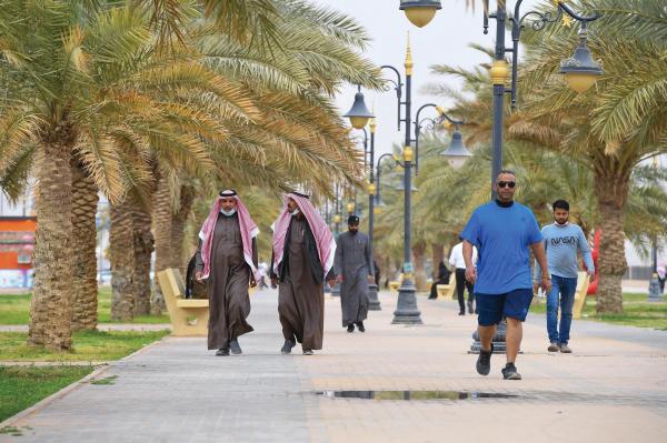 يحسن المزاج ويقي من الأمراض.. المشي 30 دقيقة يوميا