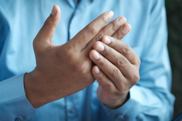 التهاب المفاصل.. الأعراض المبكرة وطريقة الوقاية منه