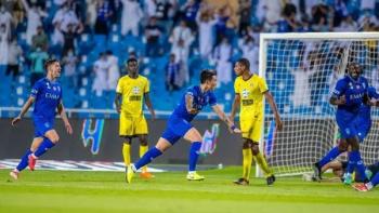 جانب من مواجهة سابقة بين التعاون والهلال