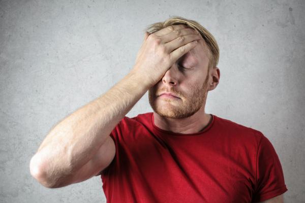 العلاج النفسي يكون عن طريق جعل المريض يواجه مثيرات الوساوس ومنعه من إصلاحها - مشاع إبداعي