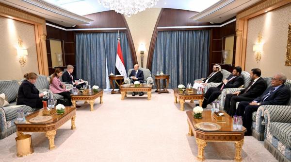 لـ«تحقيق السلام».. «العليمي» يطالب بتخلي الحوثي عن «المشروع التخريبي»