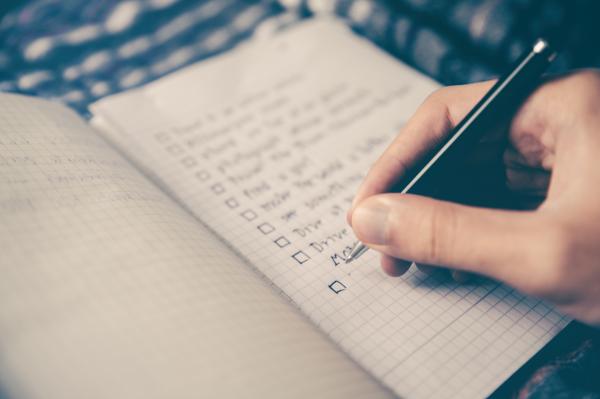 يجب تدوين المهام الخاصة بكل يوم والبدء في تنفيذها واحدة تلو الأخرى - مشاع إبداعي