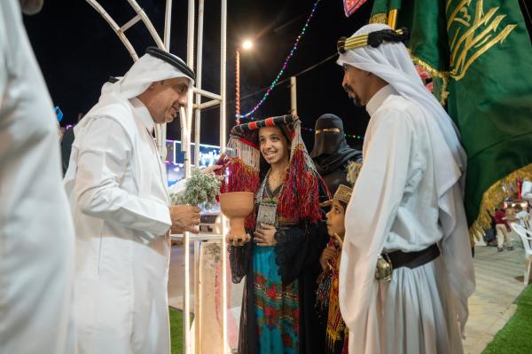 محافظ الليث يتفقد سوق ليالي رمضان