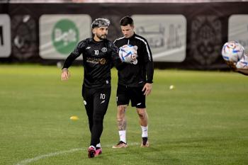 مورينو يُجهز الشباب لمواجهة الهلال بالفيديو والتكتيك