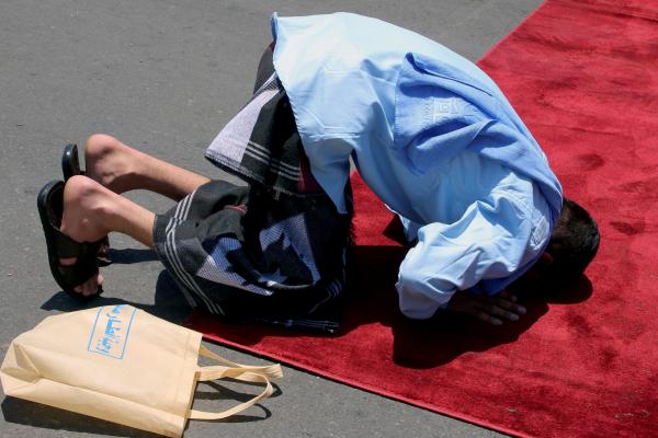 بدء تبادل الأسرى مع 