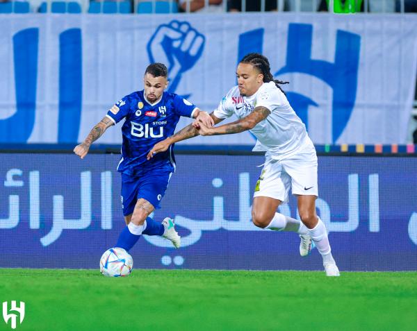 الهلال يتعادل في الوقت القاتل أمام الاتحاد في دوري روشن