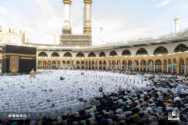 مكة المكرمة تستقبل الفوج الأول من حُجاج موريشيوس