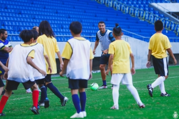 رونالدو يقود رباعي النصر في جولة ترفيهية مع أطفال اليابان