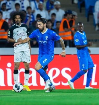 أكرم عفيف أمام الهلال