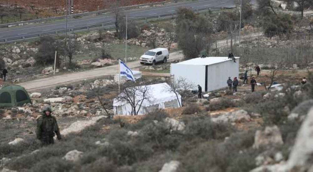 مستوطنون يستولون على تلال فلسطينية بالضفة الغربية