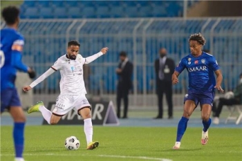 جانب من مواجهة سابقة بين الشباب والهلال