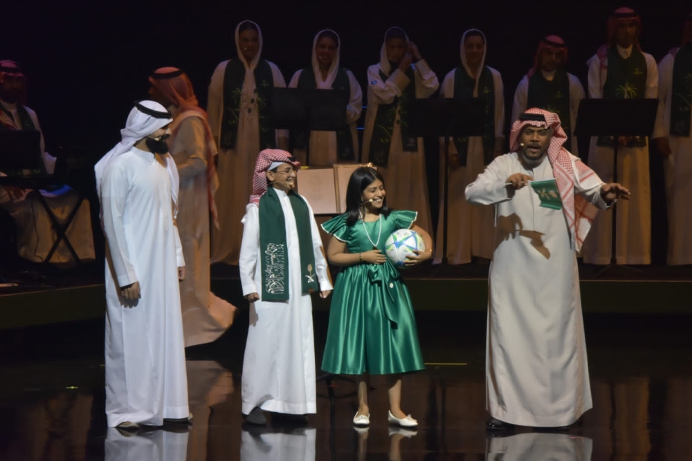 بالصور.. 30 فعالية في احتفالات 