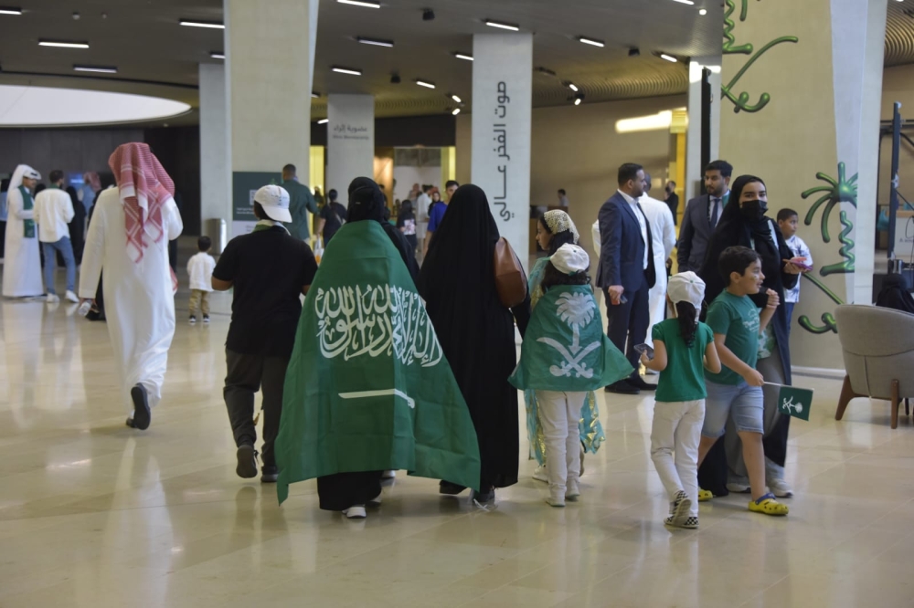 بالصور.. 30 فعالية في احتفالات 