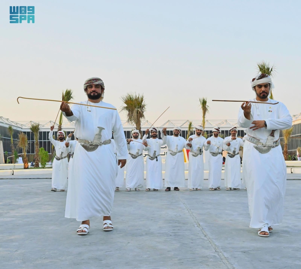 أسهمت العروض في تعريف الزوار بالموسيقى العمانية التي تمثل جزءًا من التراث التقليدي العُماني الغني - واس