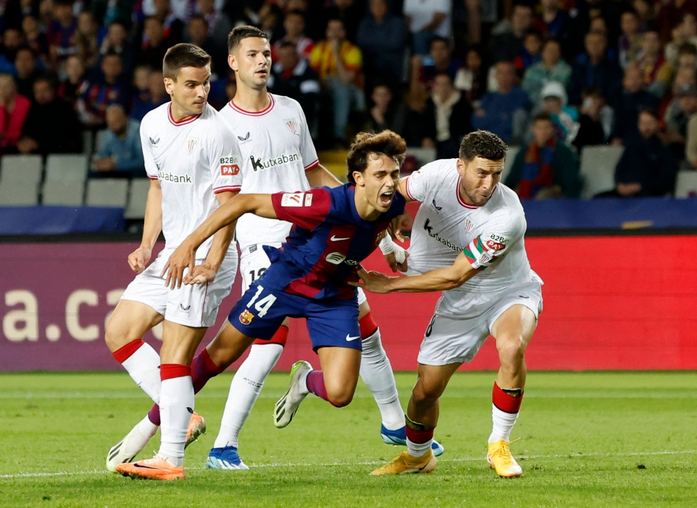 برشلونة يفوز على بلباو ويقلص الفارق مع ريال مدريد قبل الكلاسيكو