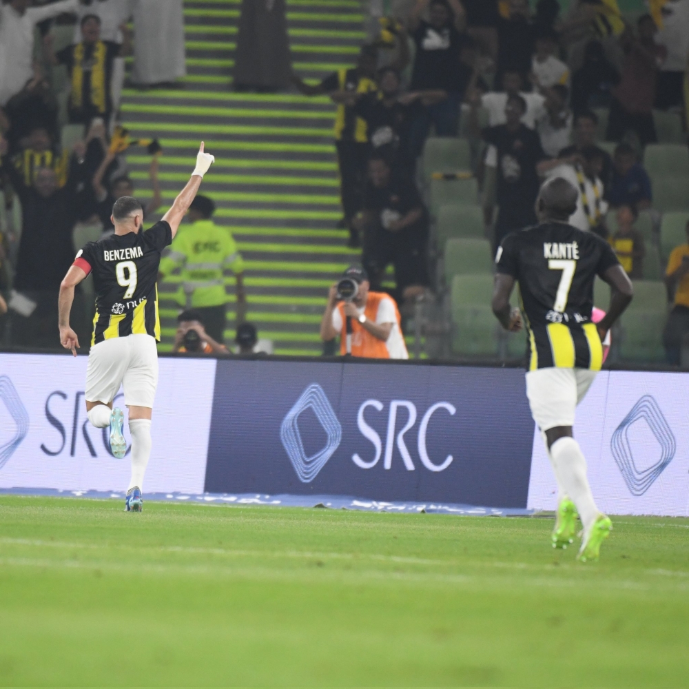 الاتحاد يواصل الابتعاد عن الانتصارات في دوري روشن بتعادل أمام الحزم 