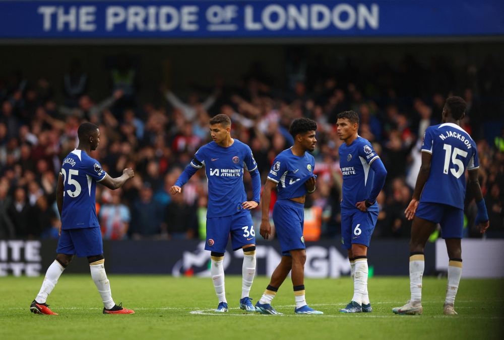 برنتفورد يهزم تشيلسي في عقر داره بالدوري الإنجليزي