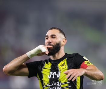 كريم بنزيما لاعب الاتحاد