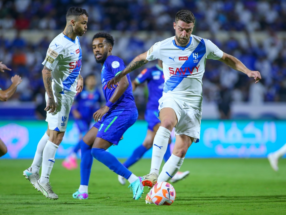 الهلال ينتزع نقاط الفتح ويبتعد بصدارة دوري روشن