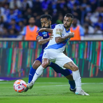 الهلال ينتزع نقاط الفتح ويبتعد بصدارة دوري روشن