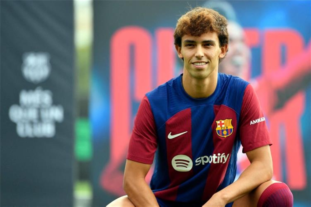 برشلونة يحسم الجدل بشأن شراء عقد جواو فيليكس 