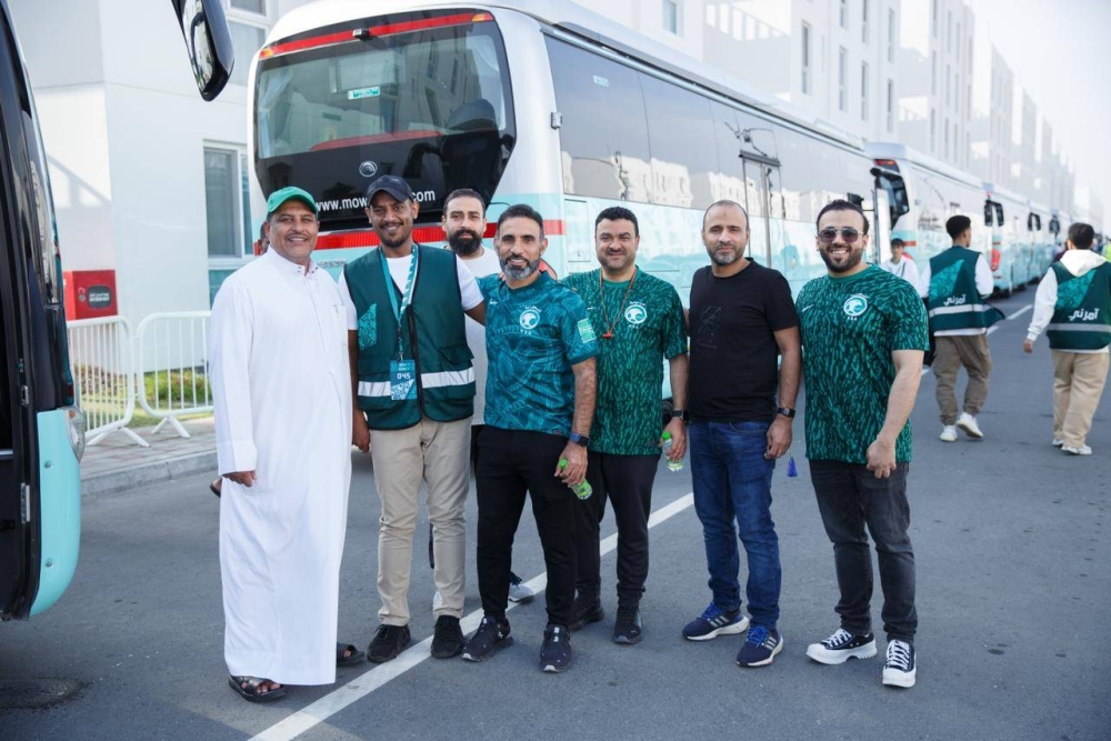 صور .. بأعداد كبيرة.. مؤازرة الجماهير لـ الأخضر أمام عمان