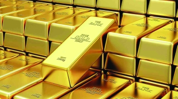 انخفاض أسعار الذهب بعد صعوده إلى مستويات قياسية