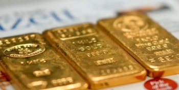انخفاض أسعار الذهب بعد صعوده إلى مستويات قياسية
