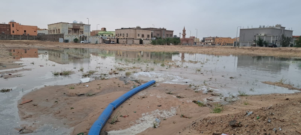 تجمع للمياه الأمطار بالاحساء