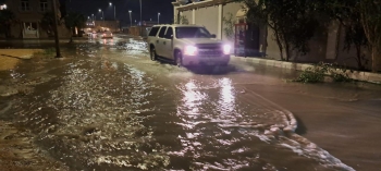 أمطار غزيرة مصحوبة ببرد على الأحساء - اليوم