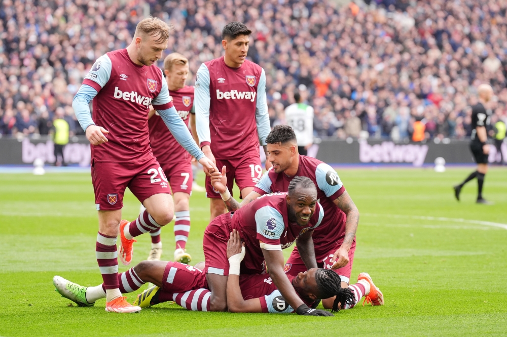 ليفربول يفقد آماله في المنافسة على الدوري الإنجليزي بالتعادل مع وست هام