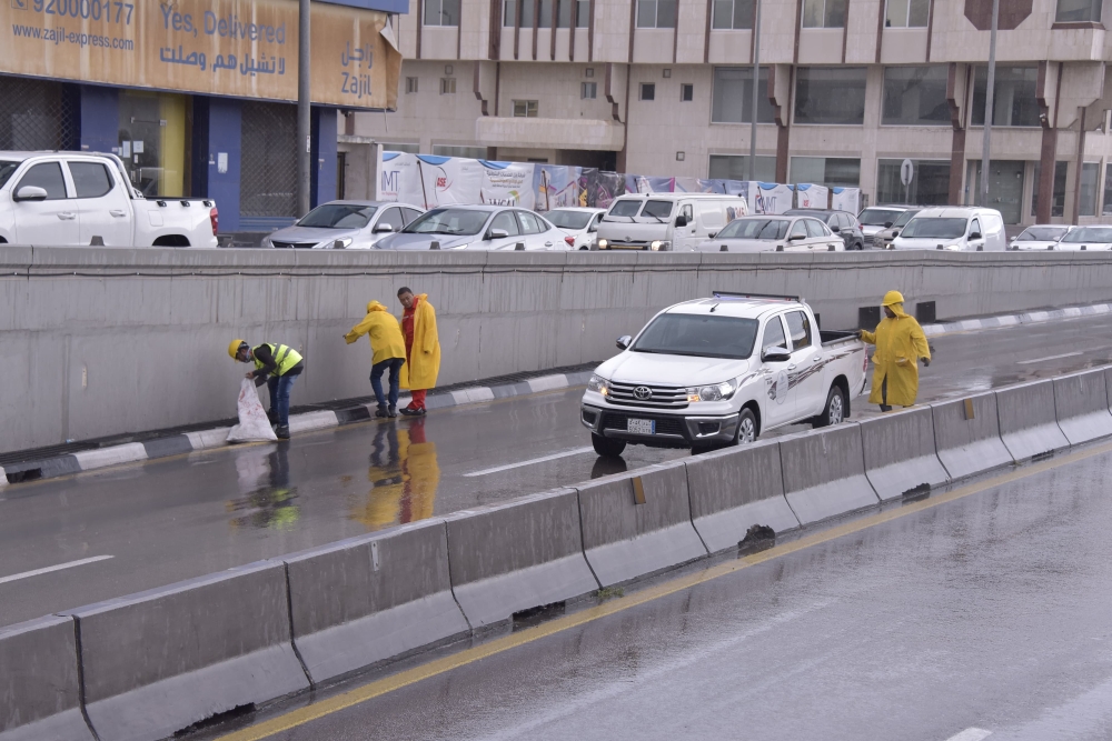 طائرة ”درون“ لمتابعة الحالة المطرية في الشرقية
