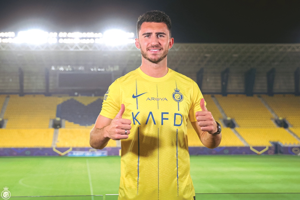 ريليفو.. لابورت يدرس الرحيل عن النصر نهاية الموسم