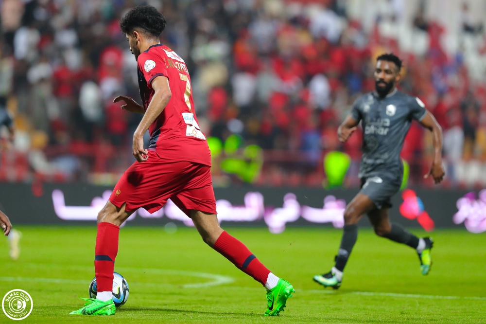 النيران الصديقة تمنح الرائد تعادلاً قاتلاً أمام ضمك في ختام الدوري