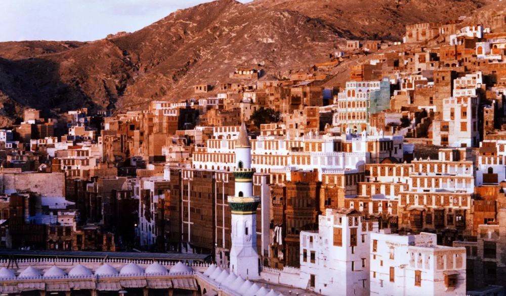 المملكة.. 100 عام في خدمة ضيوف الرحمن