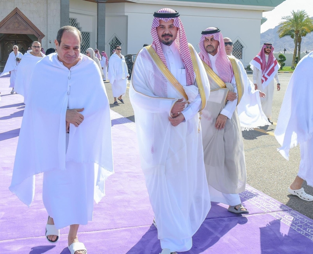 الرئيس المصري يغادر المدينة المنورة