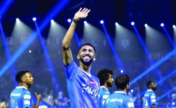 ياسر القحطاني يعلق على رحيل سلمان الفرج من الهلال