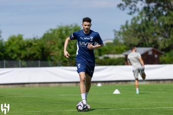 ثنائي جديد ينتظم بتدريبات الهلال.. وجيسوس يُطبق التكتيك