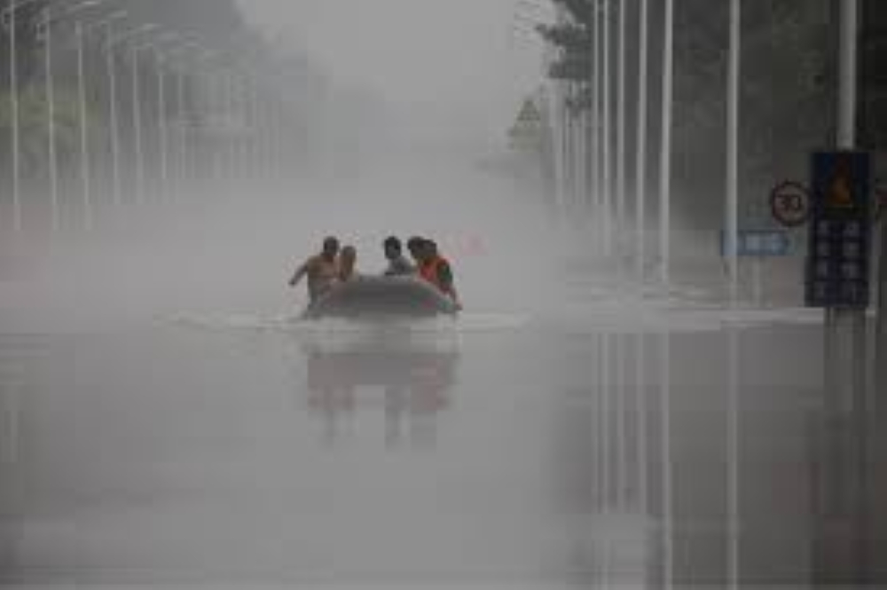 موجة طقس سيئ تضرب الصين بأمطار غزيرة وموجات حارة