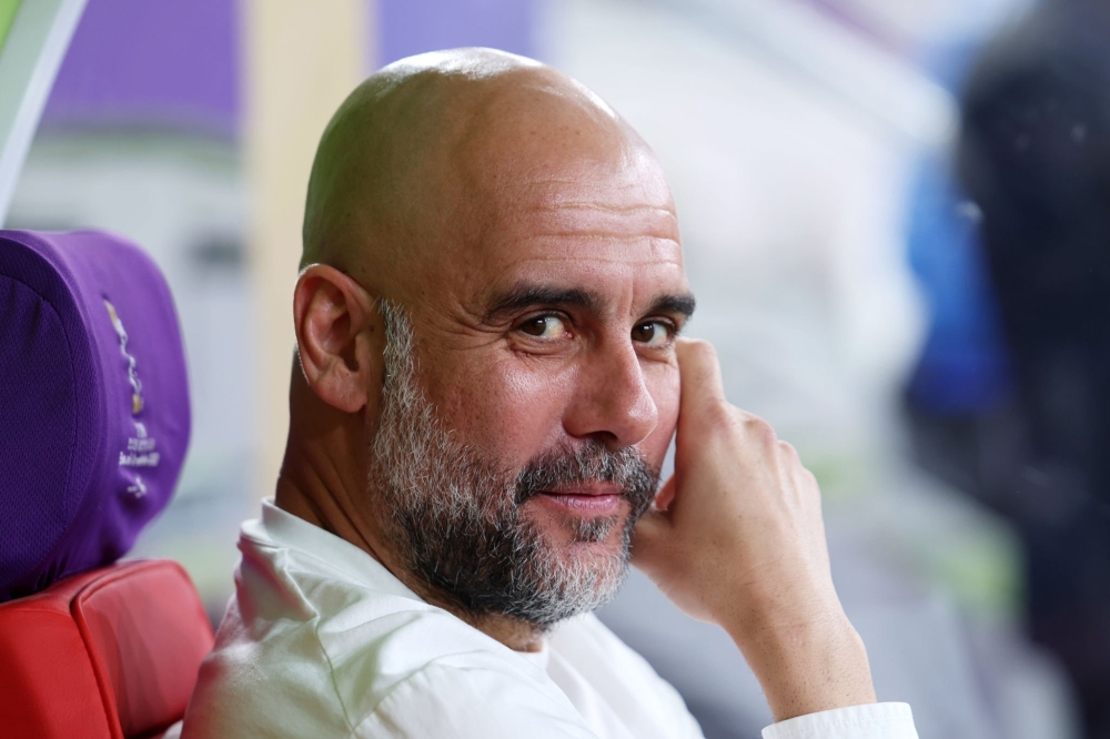 جوارديولا يُلمح لتجديد عقده مع مانشستر سيتي