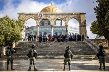 شرطة الاحتلال أمام مسجد قبة الصخرة - د ب أ