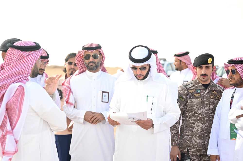 محافظ الطائف يتابع مشروع جادة الإبل ويوجه بتذليل العقبات
