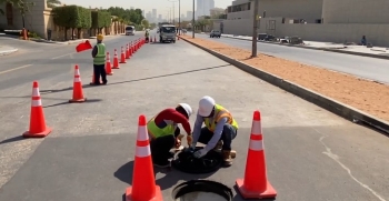 أمانة الرياض تفعّل الأنظمة الذكية في شبكات تصريف السيول بالعاصمة